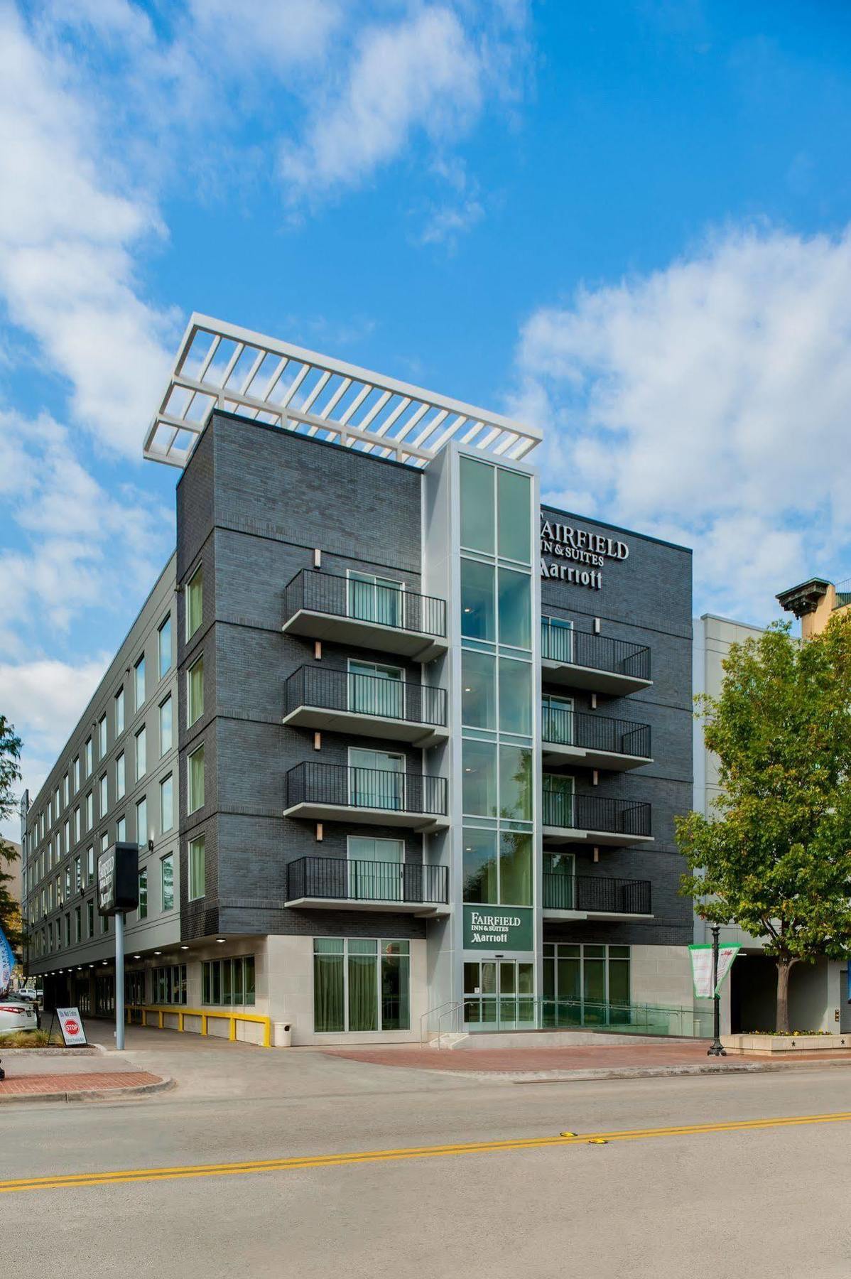 Fairfield Inn & Suites Fort Worth Downtown/Convention Center Екстериор снимка